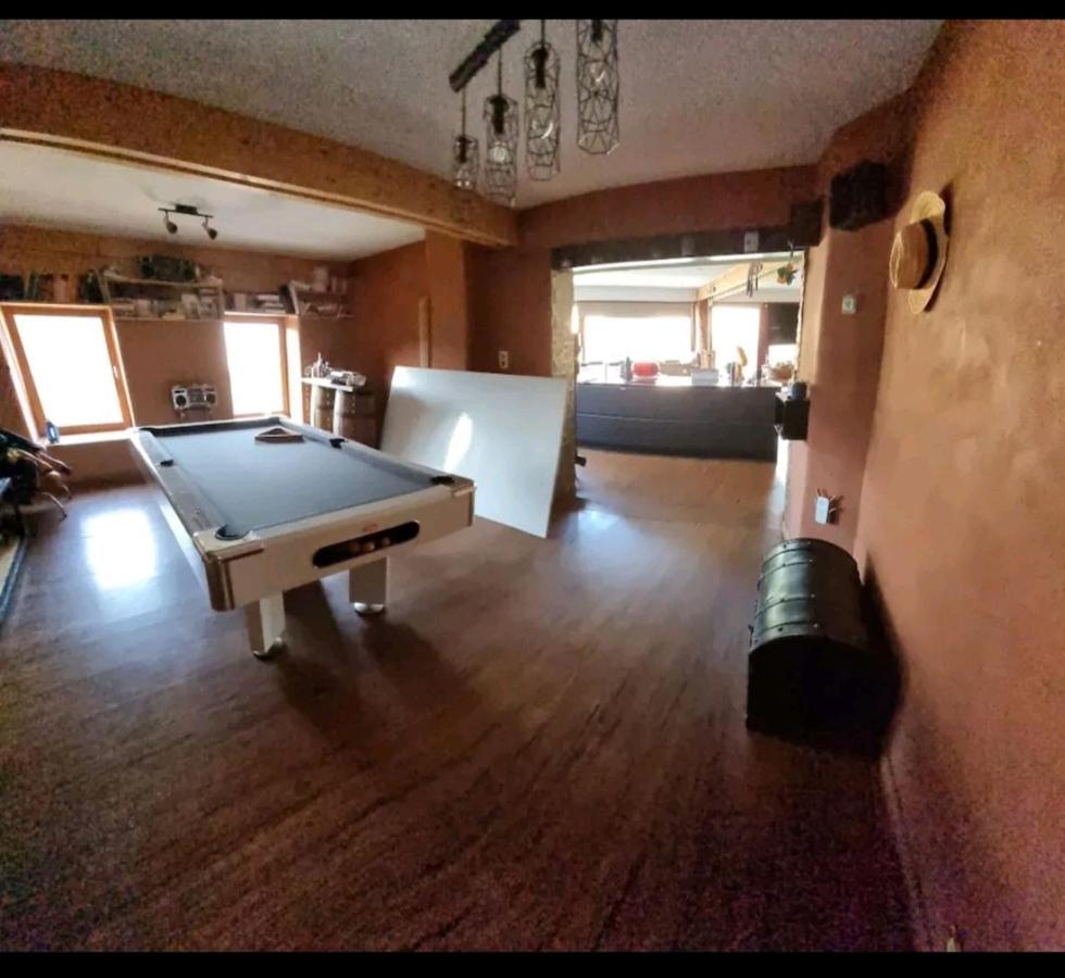 Gee Is Sharing Her Home Льеж Экстерьер фото
